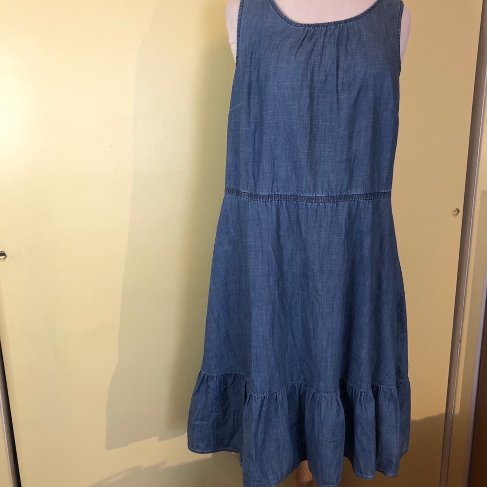 Talbots tiered sleeveless light denim dress .14p